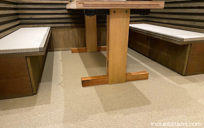 ���H�X�̃x���`��