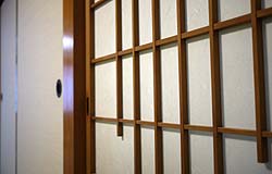 ��q������