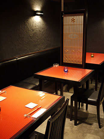 �e�[�u����