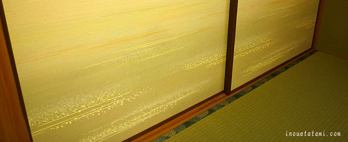 ��~���~��q