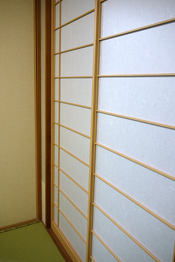 ��q������