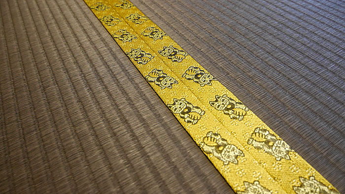 �����L��