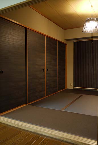 �������ց@