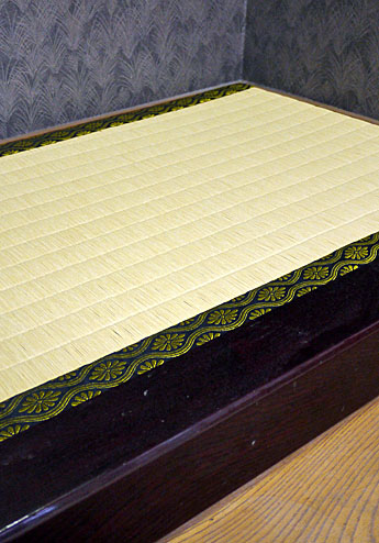 �����@���