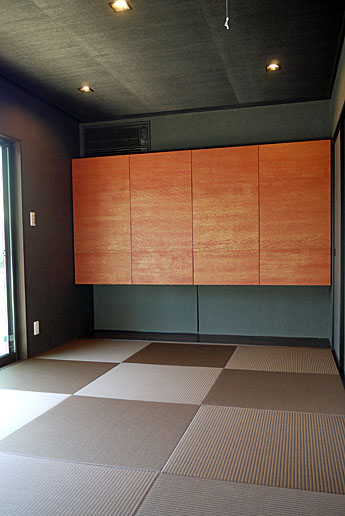 �I�F�ƌӓ��F�̃X�g���C�v